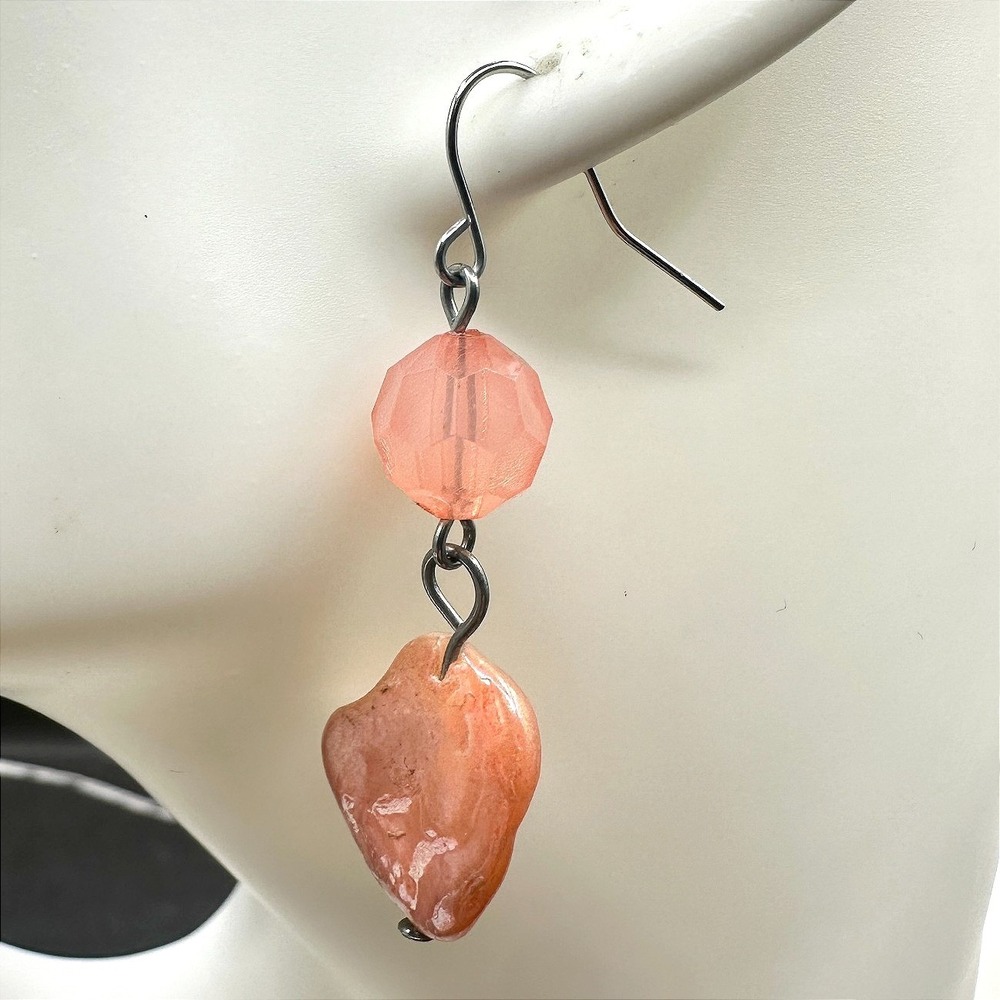 Mother of Pearl Shell Inlay Dangle Earrings Silver Tone Ornate Floral Drop Retro